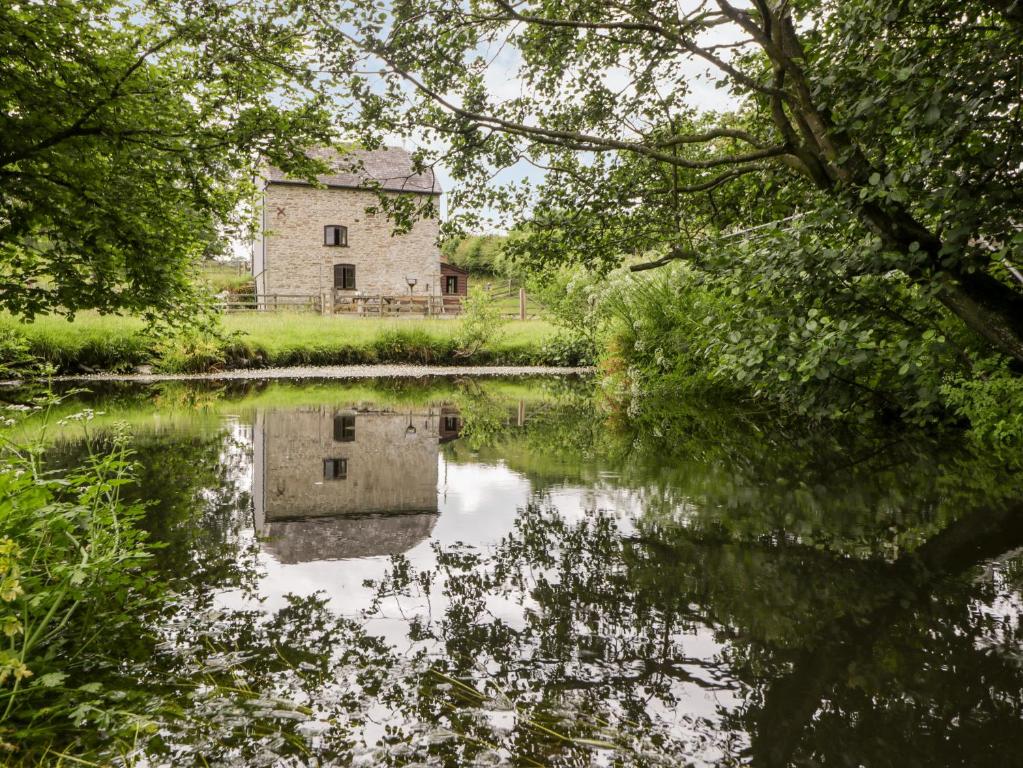 Halls Mill, Kington