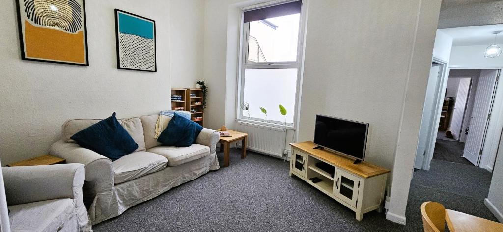 Spacious 2-Bed Apartment, Central Plymouth photo 6