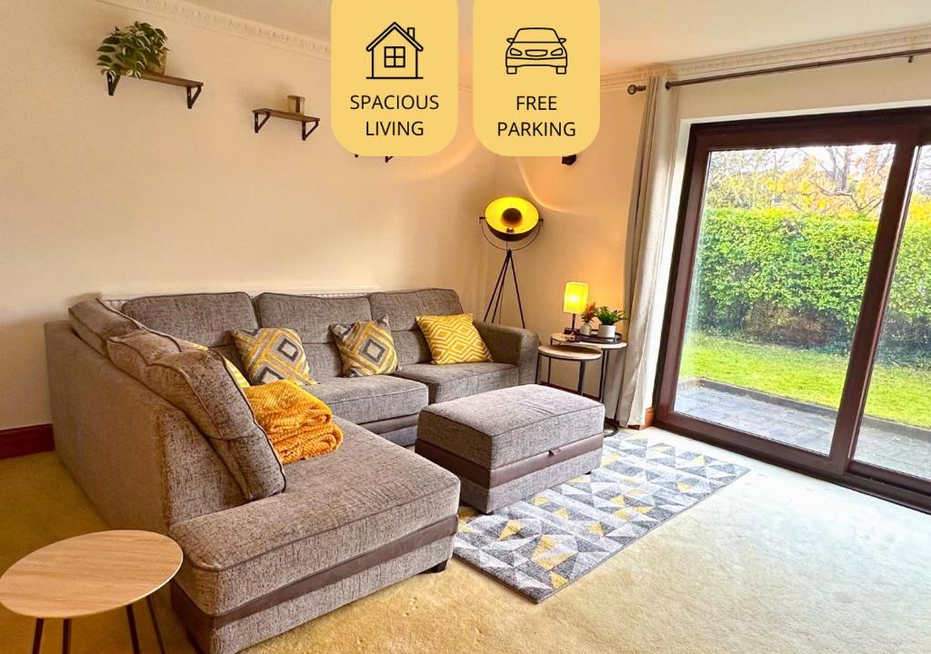 Big House - Airport Contractors - Relocating Families, Bramhope