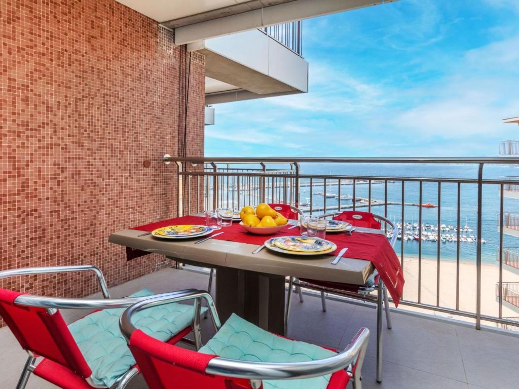 Apartment Jaume II-3 by Interhome - 1