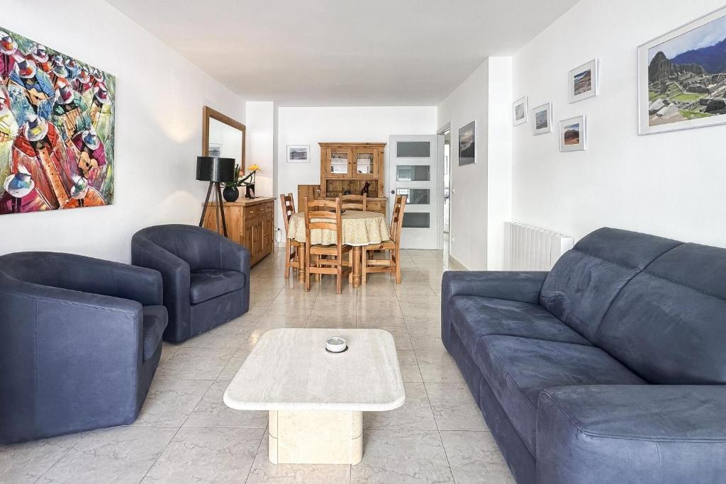 LETS HOLIDAYS Big Apartment With Parking - 4