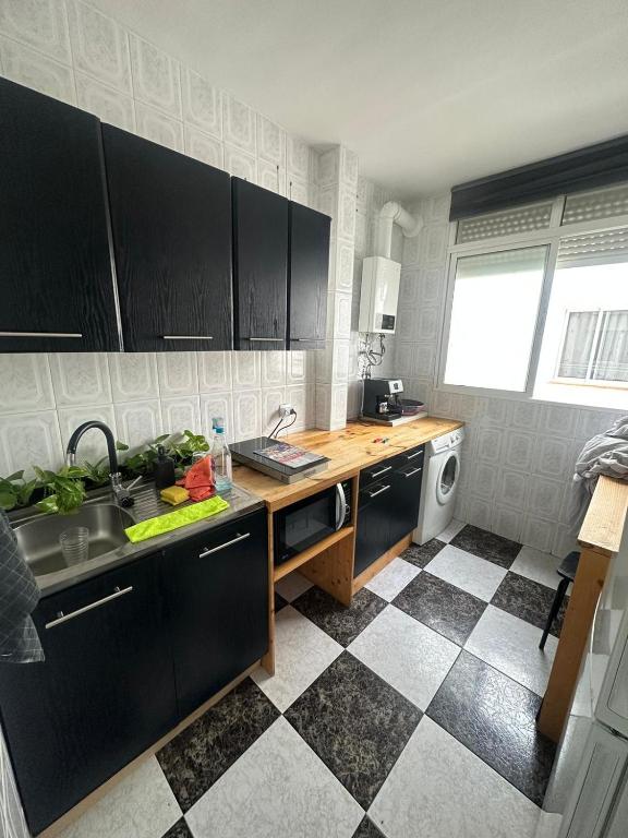 Habitación 3 tercera planta sin ascensor no és piso entero! Compartir Baño y cocina ! - 4