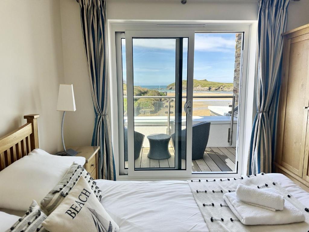5 The Beach House, Newquay photo 2