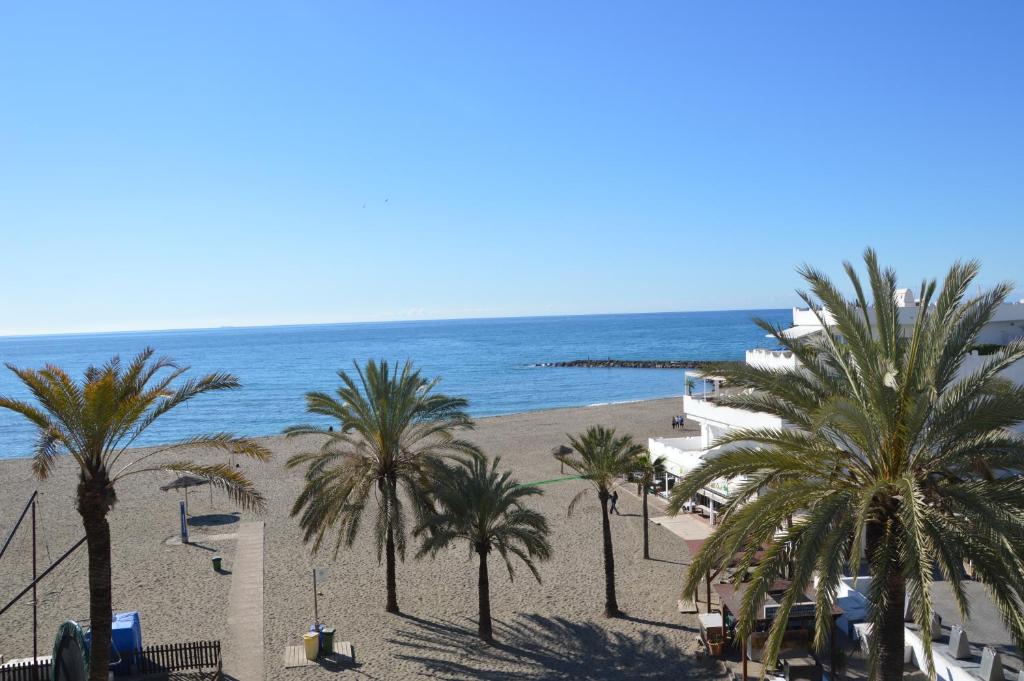 3 Bedroom frontline beach, centre Marbella - 4
