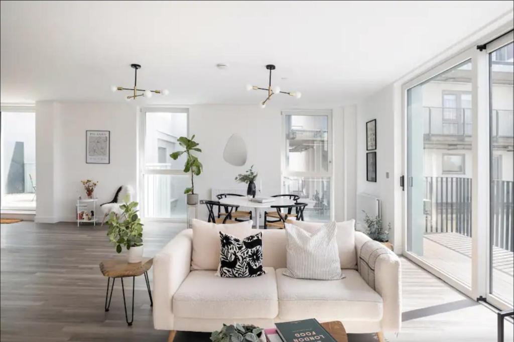 Scandi Style Flat in London with Private Terrace, Londýn