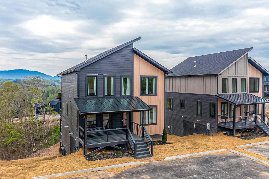 5 Peaks, Sevierville