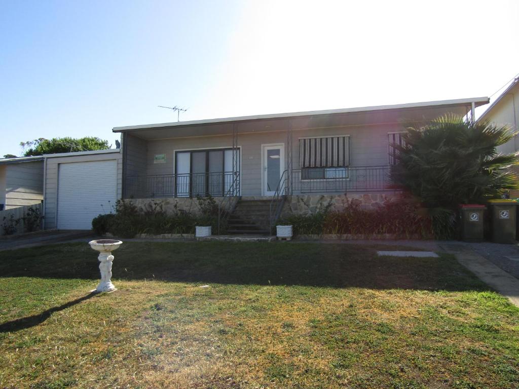 Memories by the Sea, Tiddy Widdy