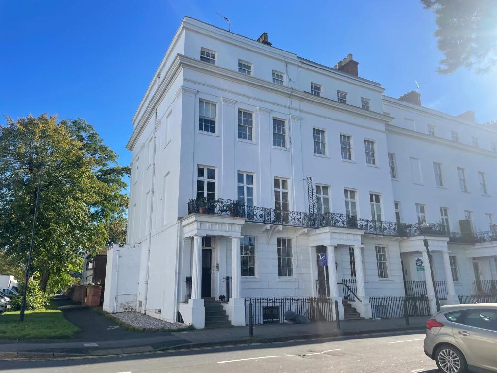 Leamington Loft, Leamington