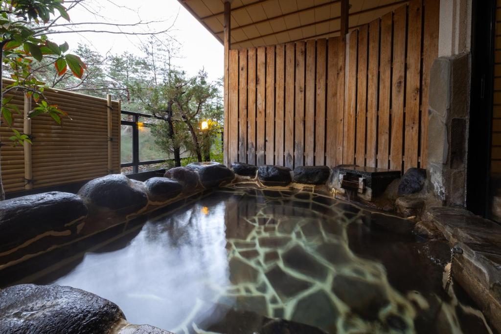 Hot spring bath