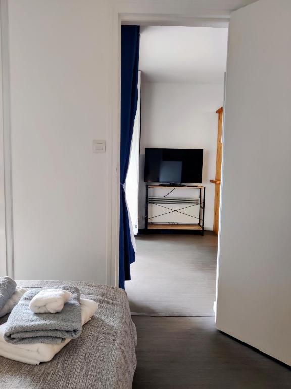 Spacieux appartement refait à NEUF - 4 pers - vue sur l'hippodrome - 5