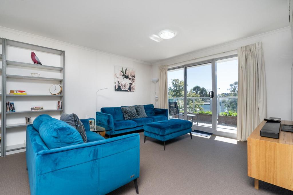 Spacious and Cosy Apt with Great Views in Braddon - Hosted by CanStay, Canberra