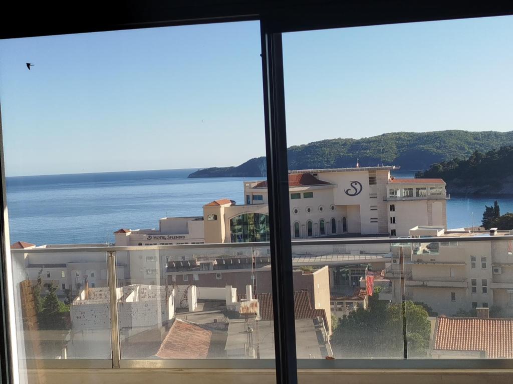 Elia Residence - Great one bedroom Residence with Pool and Seaview, Budva