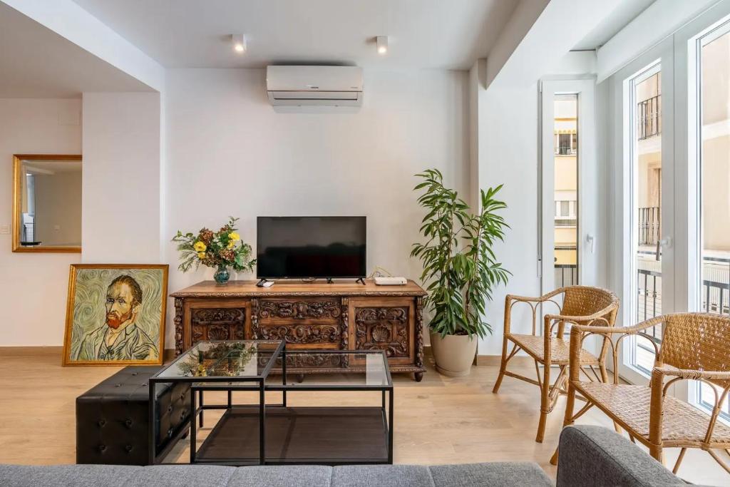 Precioso apartamento con patio - 2