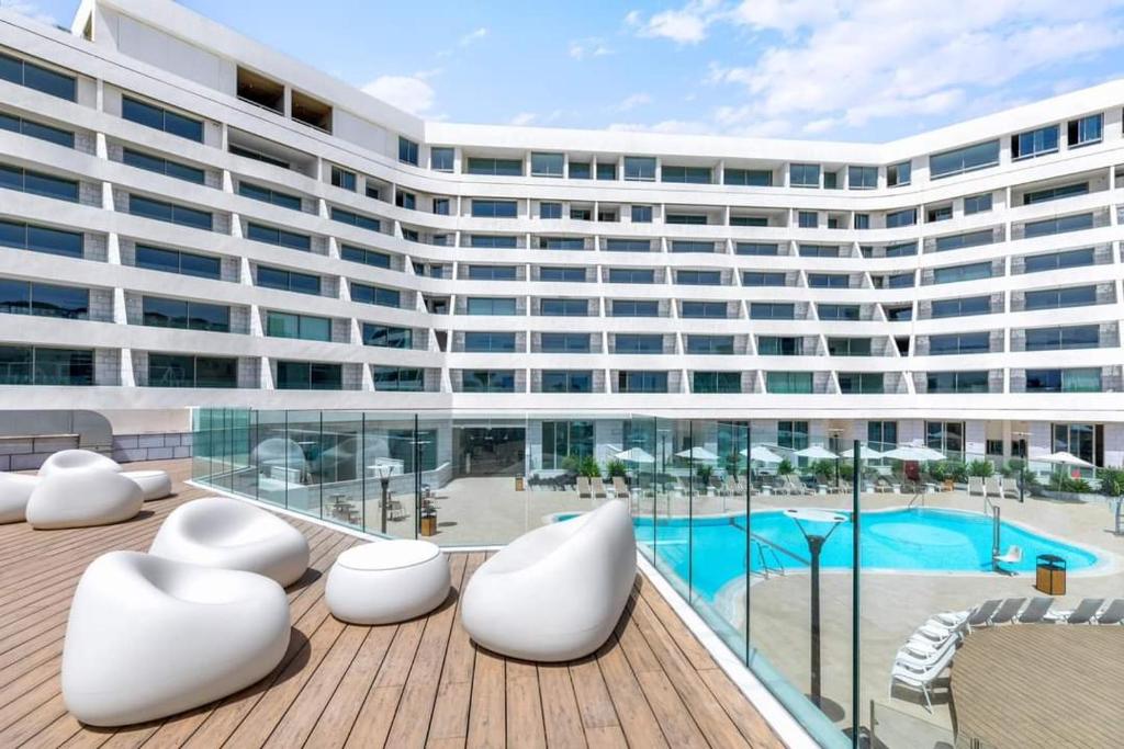 סוויטה סנסה בוטיק רק 50 מטר מהים במתחם SeaSide היוקרתי עם בריכה - By SEAELO EILAT, Ejlat