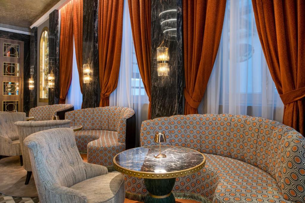 Bar/lounge