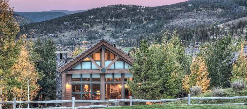 4BR Apres Ski & Golf Retreat with Hot Tub!, Breckenridge