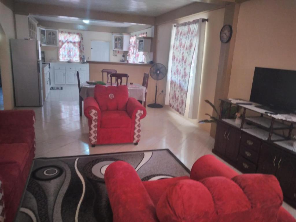 Theo Alluring Maison, Balata