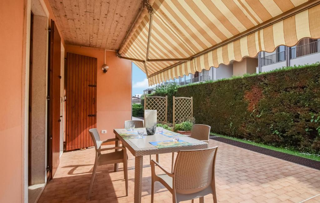 Amazing Apartment In Bardolino - 2