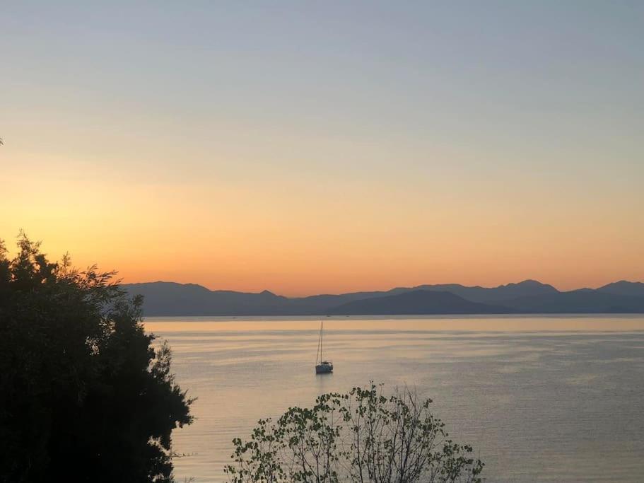 Azzuro sea view, Achílleion