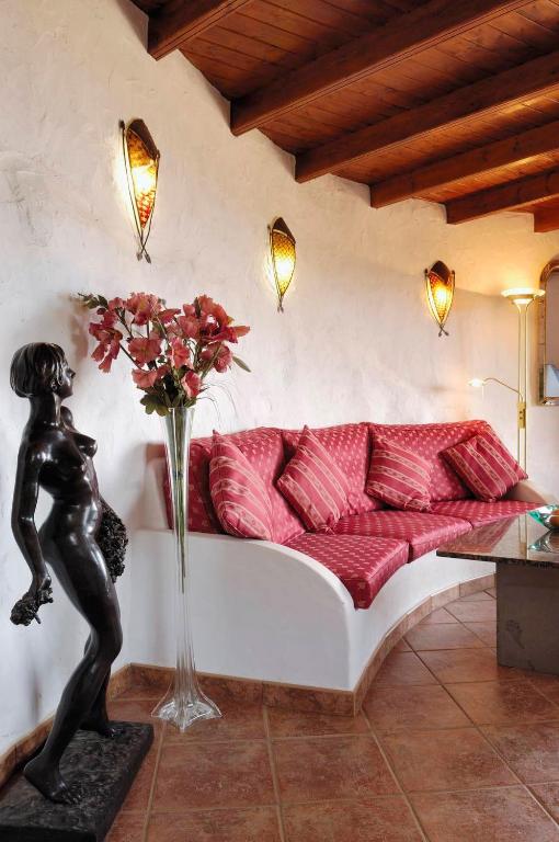 Castillo Lanzarote Villa Bentley - Luxury Villa -sleep in a volcanic cave - 3