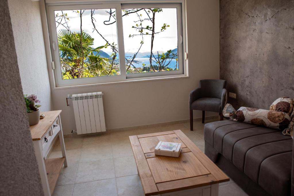 Spacious 2-bedroom apartment with nice view - 1
