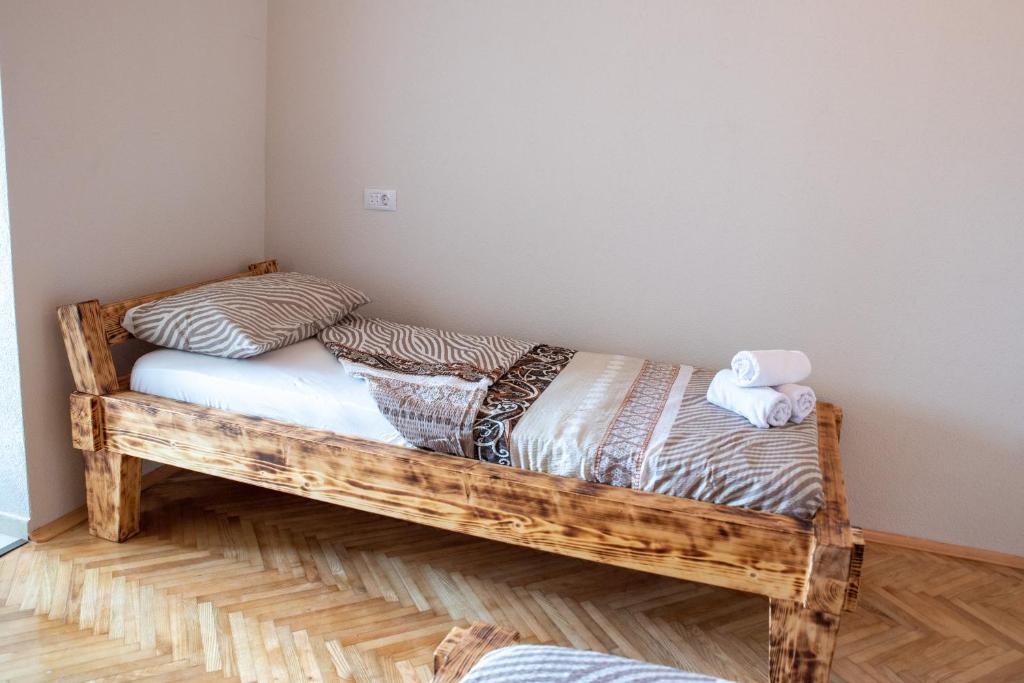 Spacious 2-bedroom apartment with nice view - 5