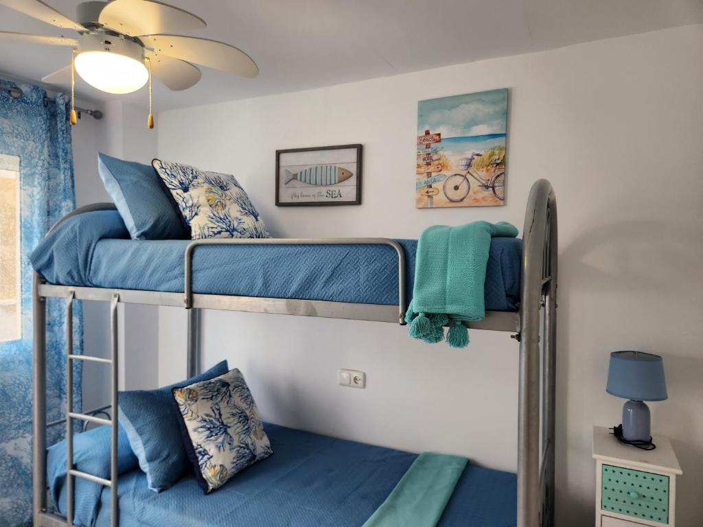 Triplex Adosado de cuatro dormitorios de esencia marítima a 2 minutos de la playa! - 3
