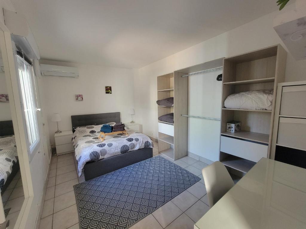 Jolie dépendance avec terrasse privée et jacuzzi - 5
