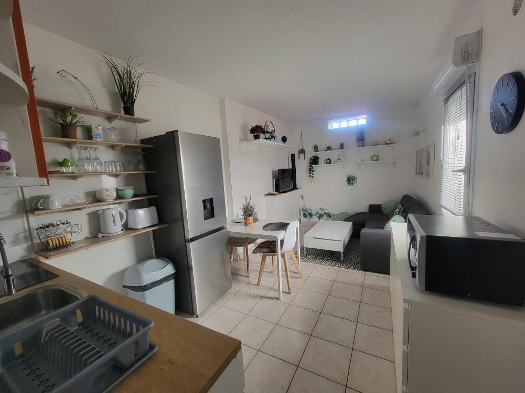Jolie dépendance avec terrasse privée et jacuzzi - 2