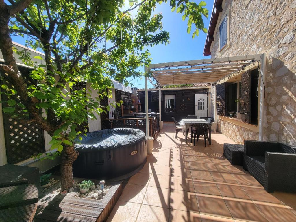Jolie dépendance avec terrasse privée et jacuzzi - 1