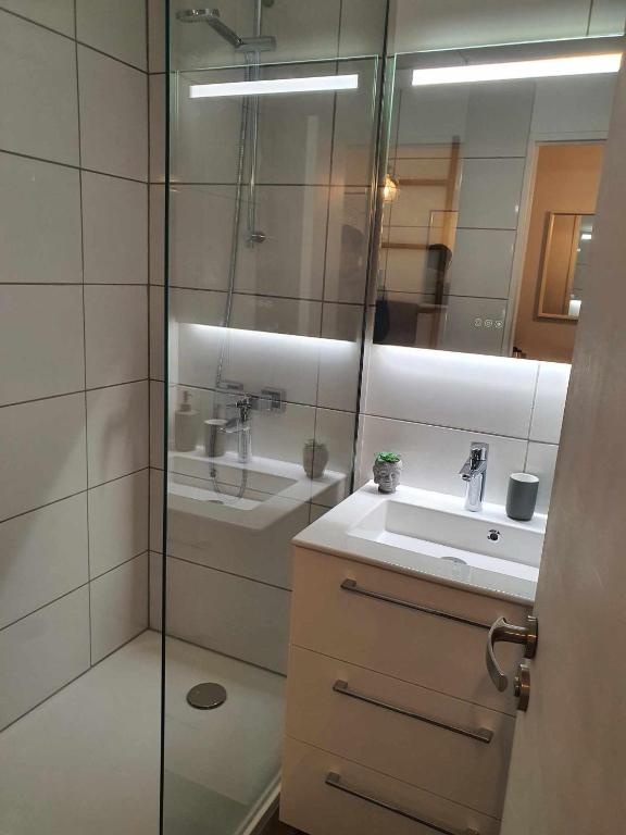 Agréable appartement dans une résidence de vacances avec terrasse et 2 piscines, au bord de la Plage du Midi - 5