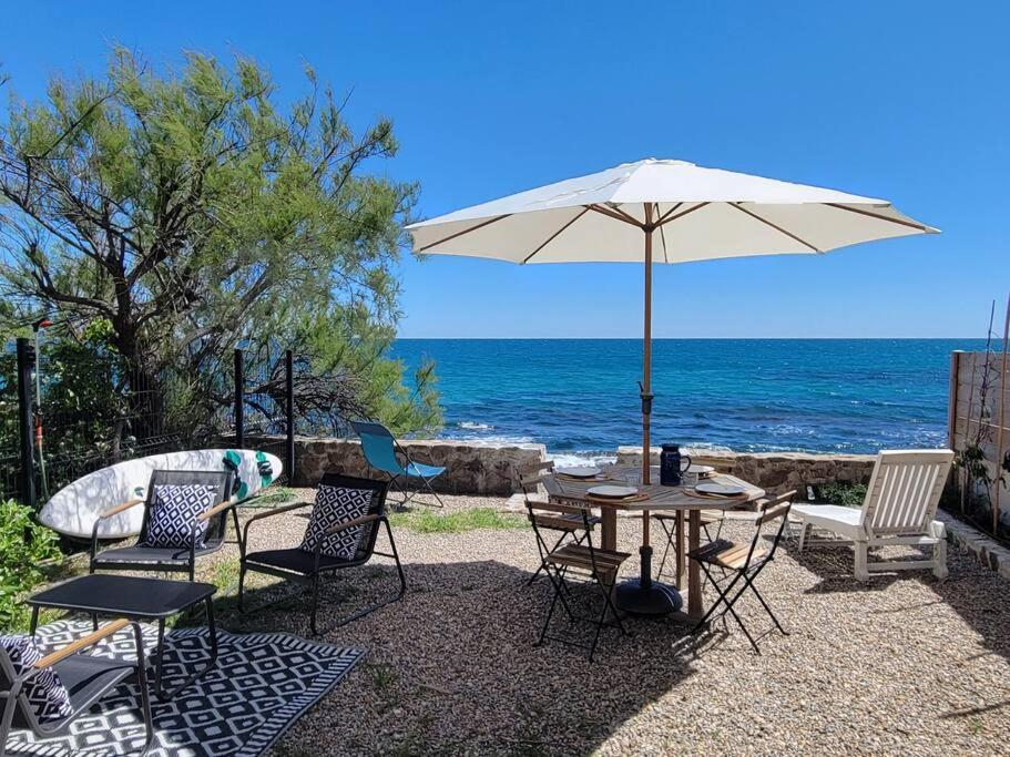 Le Cabanon, pieds dans l'eau, vue exceptionnelle - 2