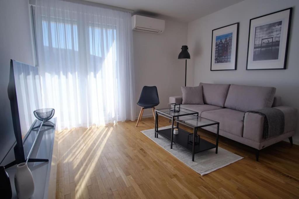 Beautiful view, city center apartment Herzeg - 4