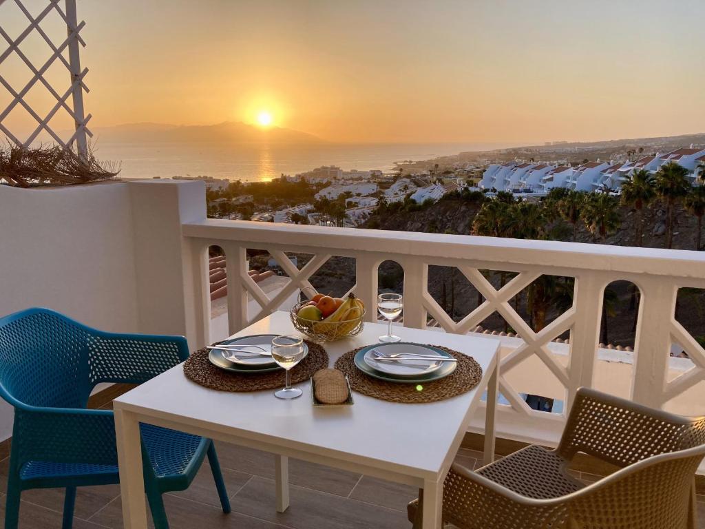 Costa Adeje - Modern Apartment with Terrace Views of Ocean & Sunset - 3