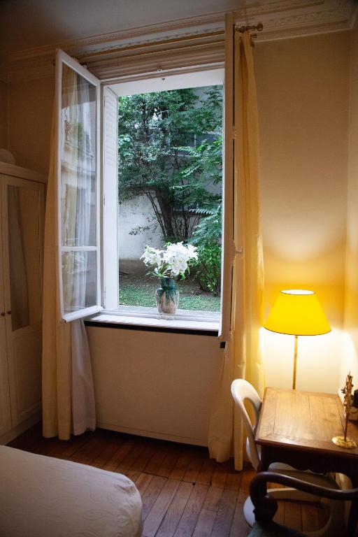 Arc de Triomphe Chic Room - 4