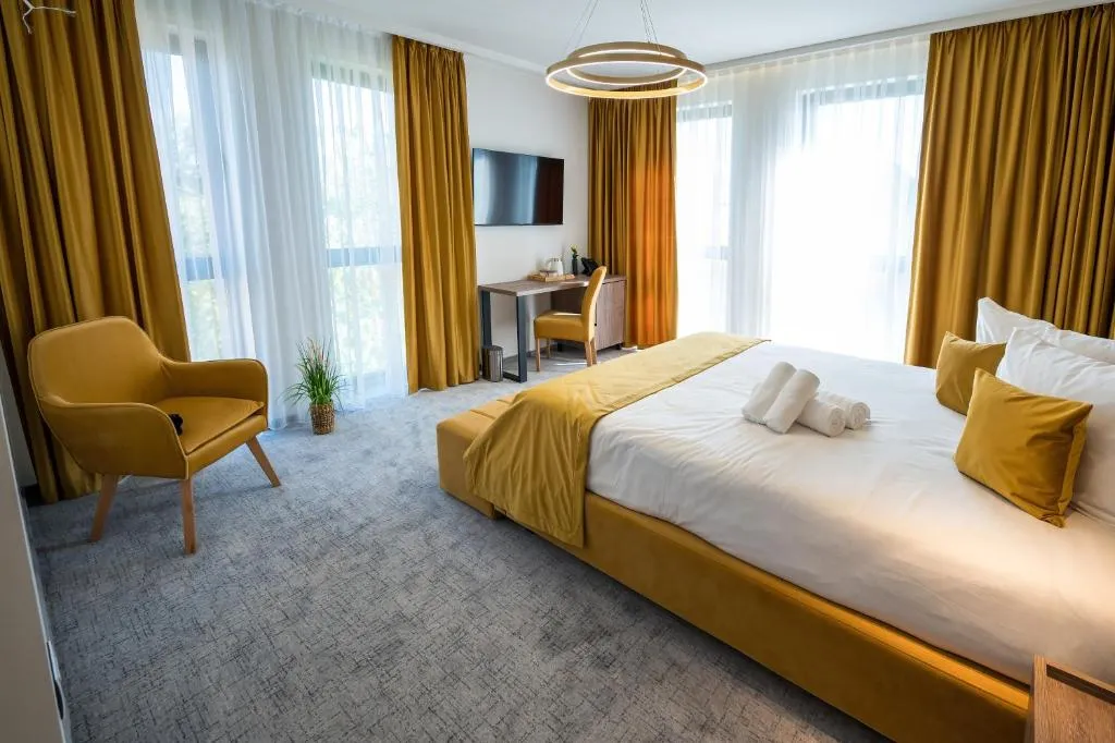 ALIVE HOTEL, hotel in Oradea