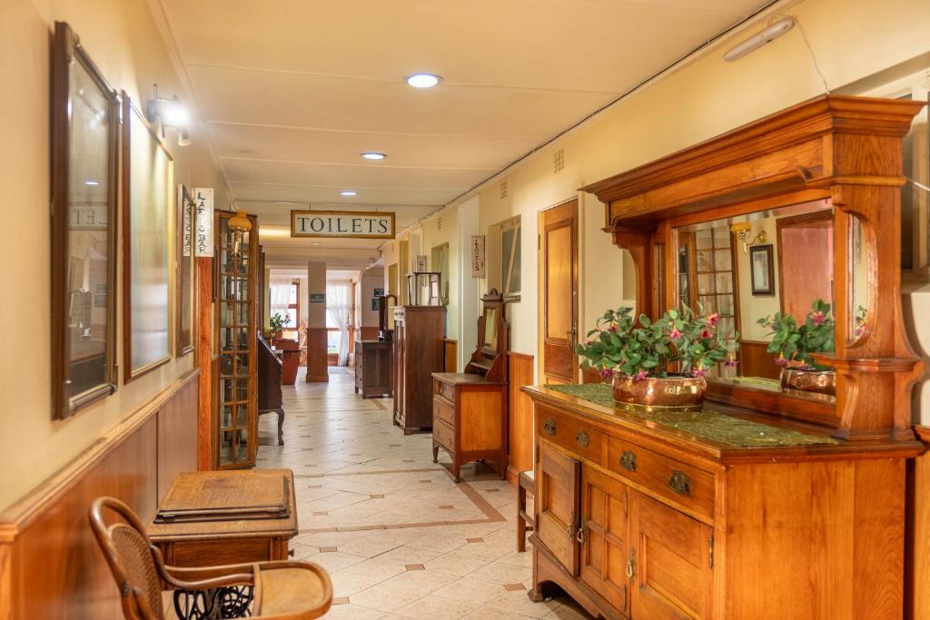 Karoo Country Inn의 야외 수영장