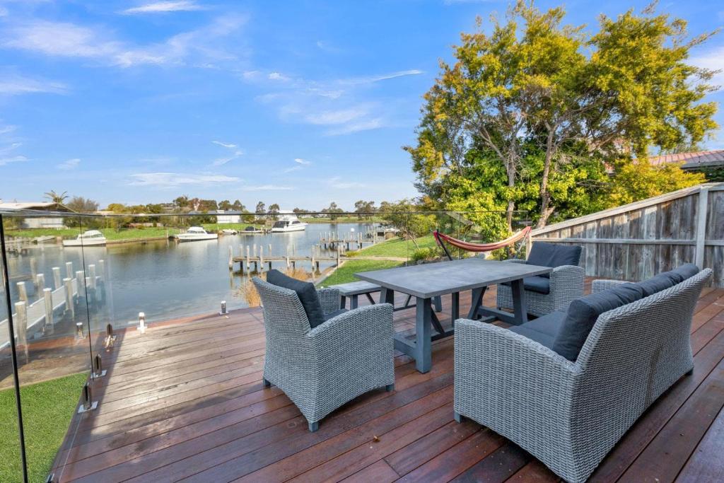 Clipper Cove, Paynesville