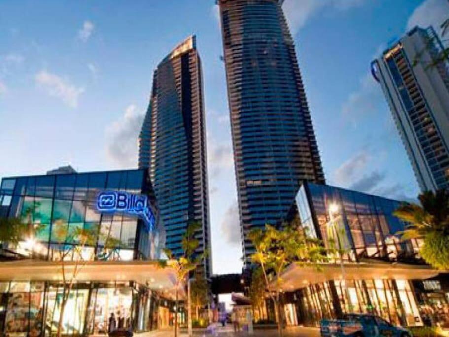 Circle on cavill riverview apartment, Gold Coast