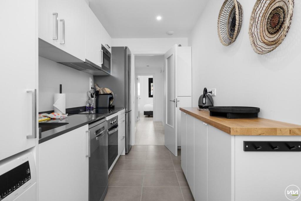 ViVi Homes - Santangelo Pool, Terrace & Sea View - 4