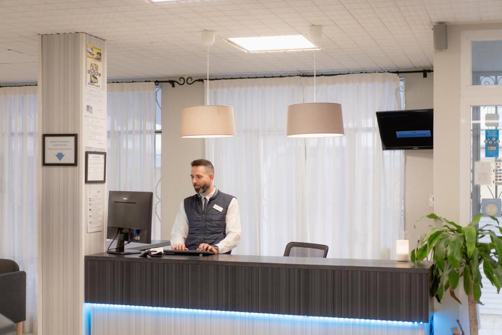 Hotel Santa Faz TRG — Hotel building in Benidorm, Valencian Community