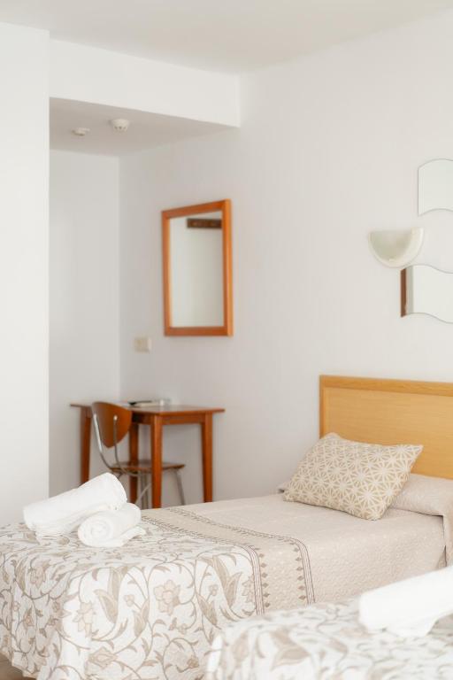 Hotel Santa Faz TRG — Hotel rooms in Benidorm, Valencian Community