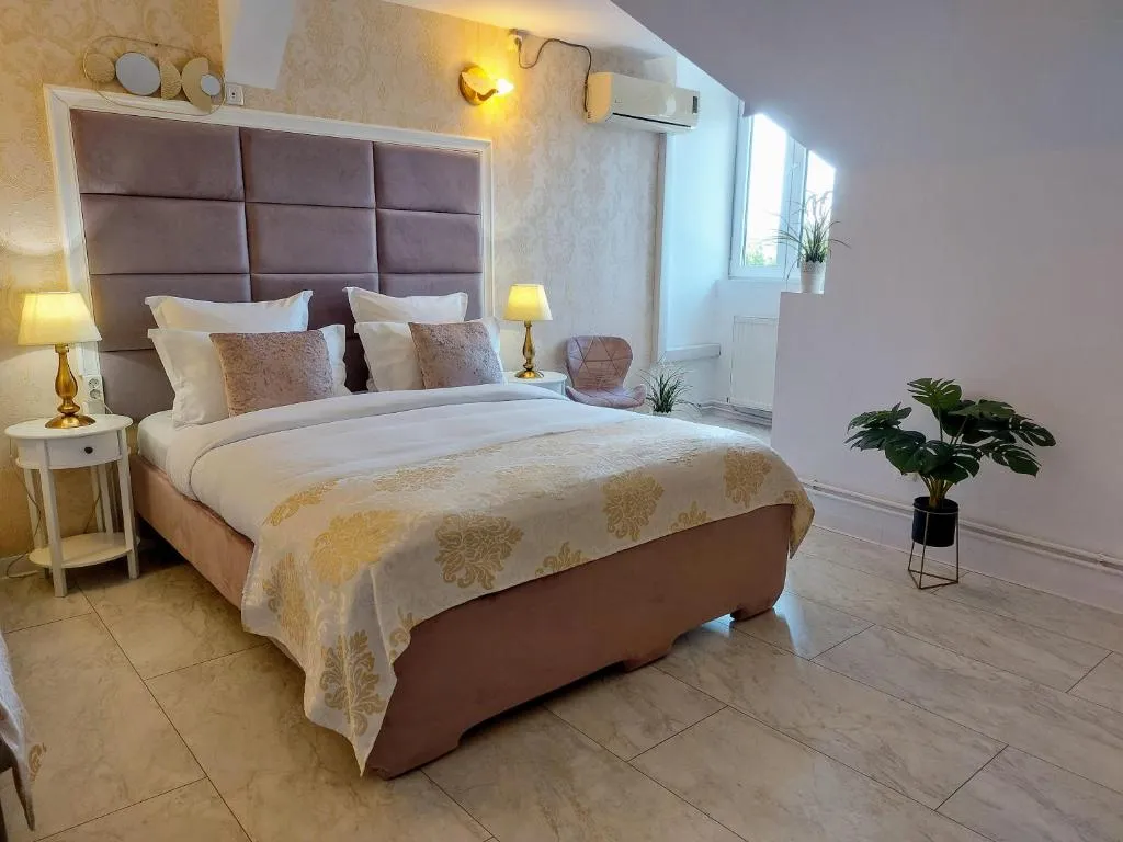 Pension Casablanca, hotel in Campina