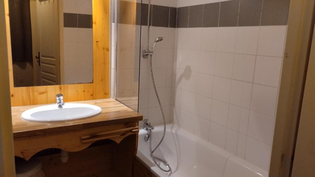 Hameau 5 201a - SPA & PISCINE studio 2 pers - 4