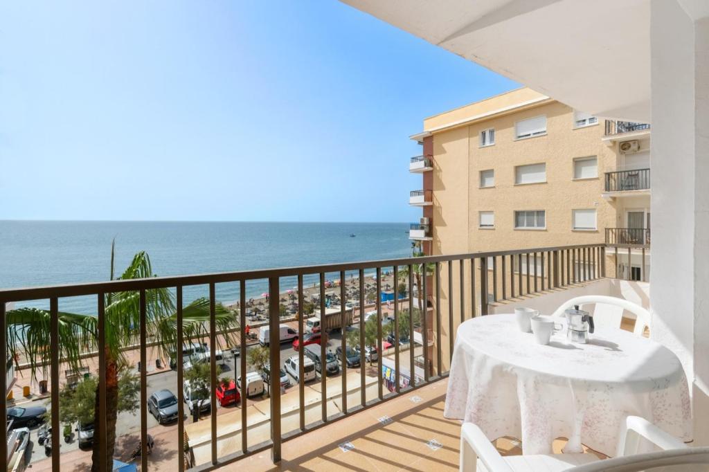 Apartamento con piscina en la primera línea de playa de Fuengirola - 5