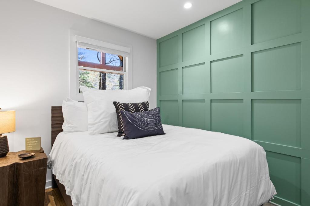 The Shaffer at The Rise Retreat (L5), Hood