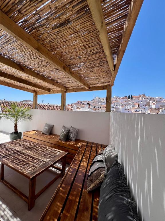 Renovated cinema town house in Comares - 2
