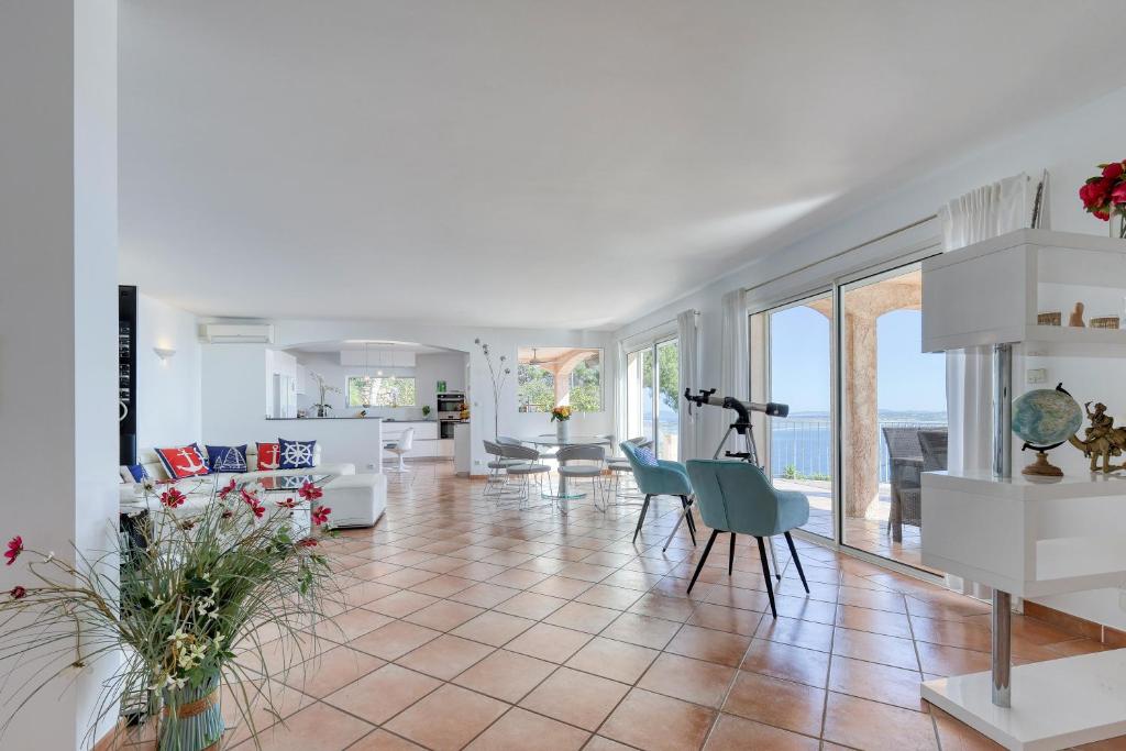 VILLA INFINITY 200m2 VUE MER, Giens & Porquerolles - 4