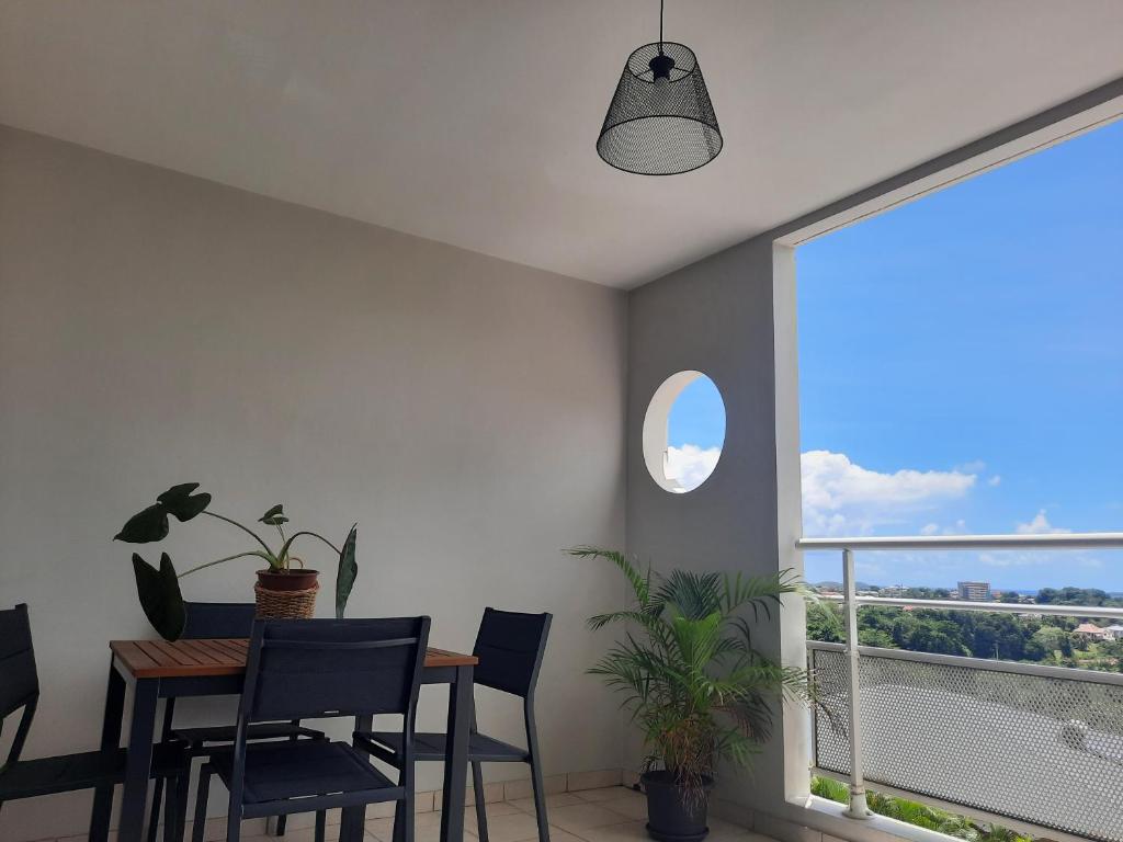 Bleu Paille, Le Robert