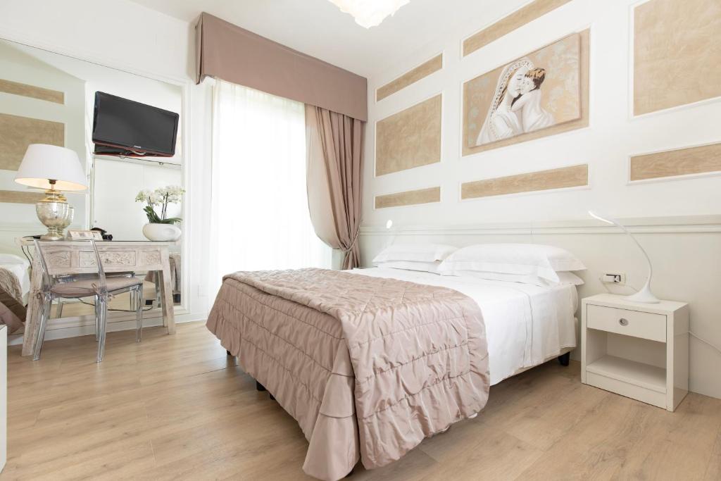Hotel Alexander — Pokoje in Milano Marittima, Emilia-Romania